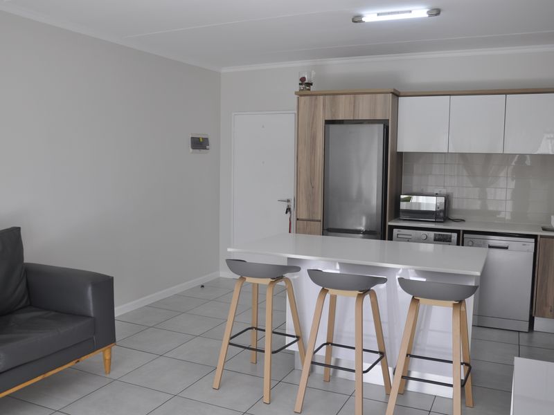 Fully Furnished 2-Bedroom Apartment to Rent in The Whisken, Crowthorne - Photo 4