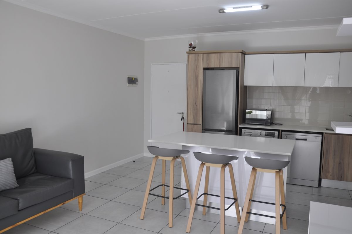 Fully Furnished 2-Bedroom Apartment to Rent in The Whisken, Crowthorne - Photo 4