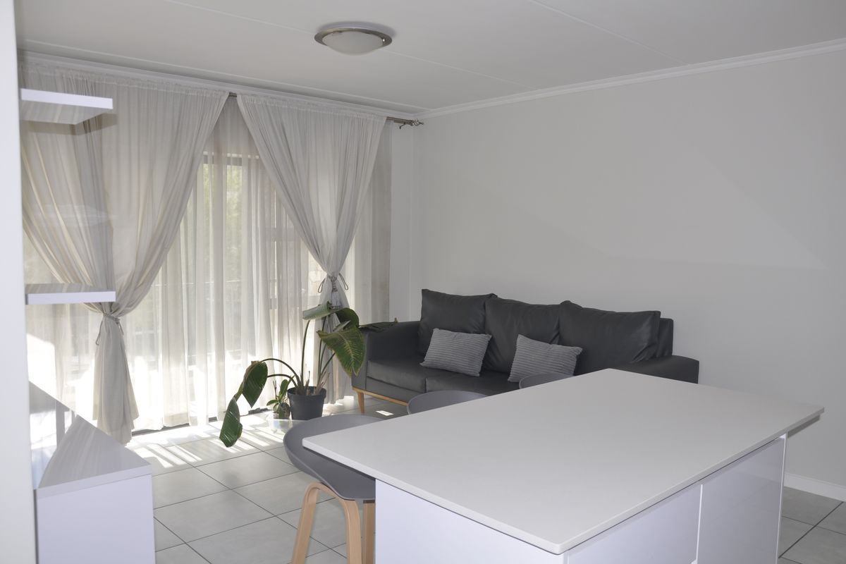 Fully Furnished 2-Bedroom Apartment to Rent in The Whisken, Crowthorne - Photo 5