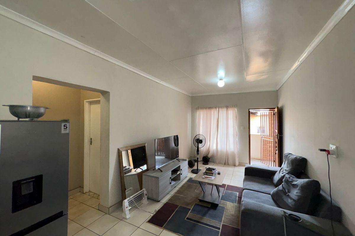 Affordable 3 Bedroom !! - Photo 2