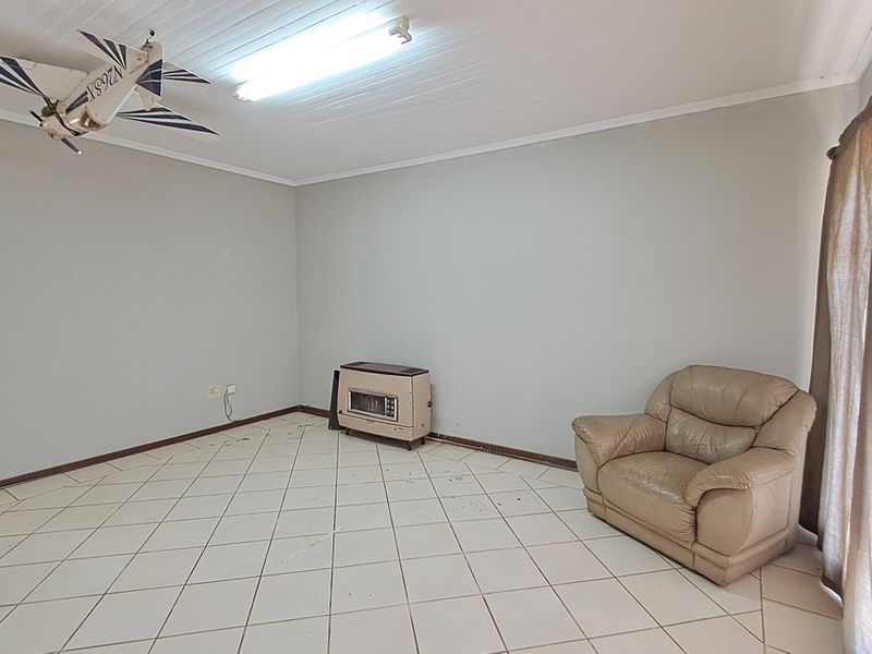 Own a charming, income-generating property in the heart of Leslie! - Photo 5