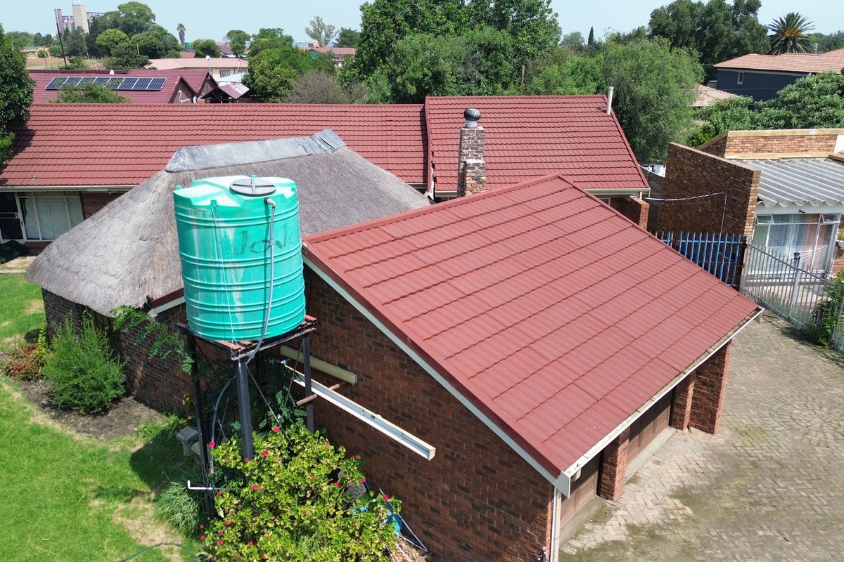 Own a charming, income-generating property in the heart of Leslie! - Photo 3