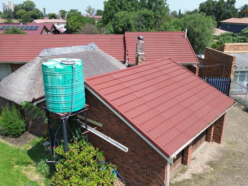 Own a charming, income-generating property in the heart of Leslie! - Photo 3