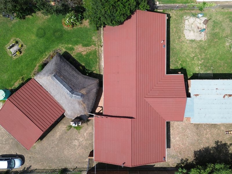 Own a charming, income-generating property in the heart of Leslie! - Photo 2