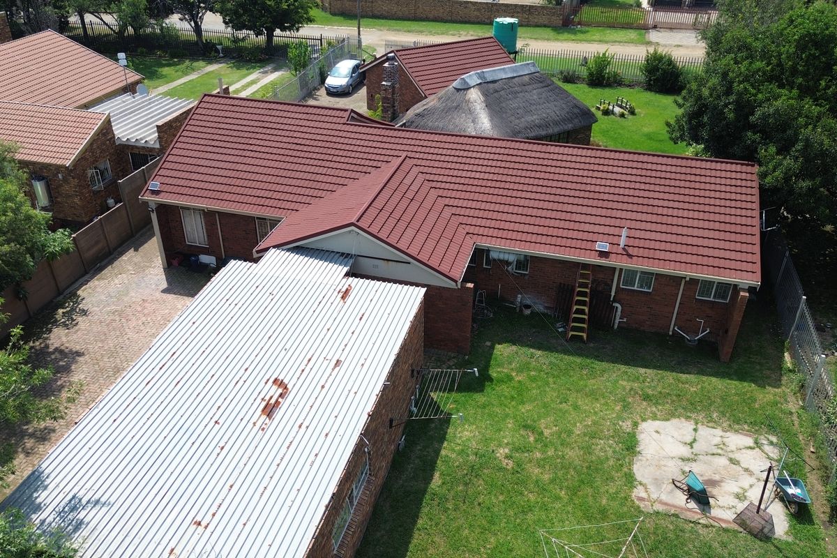 Own a charming, income-generating property in the heart of Leslie! - Photo 4