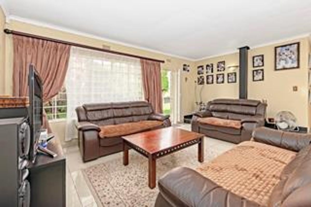 Endless Potential – Family Home, Airbnb or Investment Opportunity in Buccleuch - Photo 3