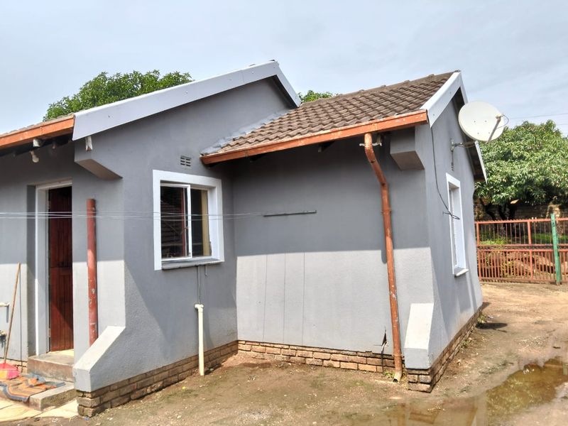 House for SALE in waterval A - Photo 3