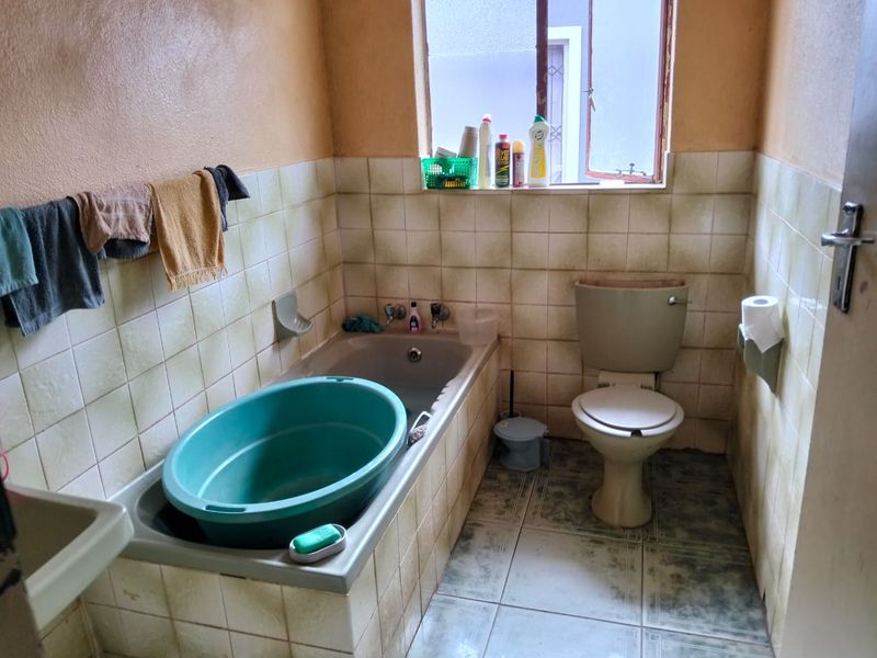 House for SALE in waterval A - Photo 10