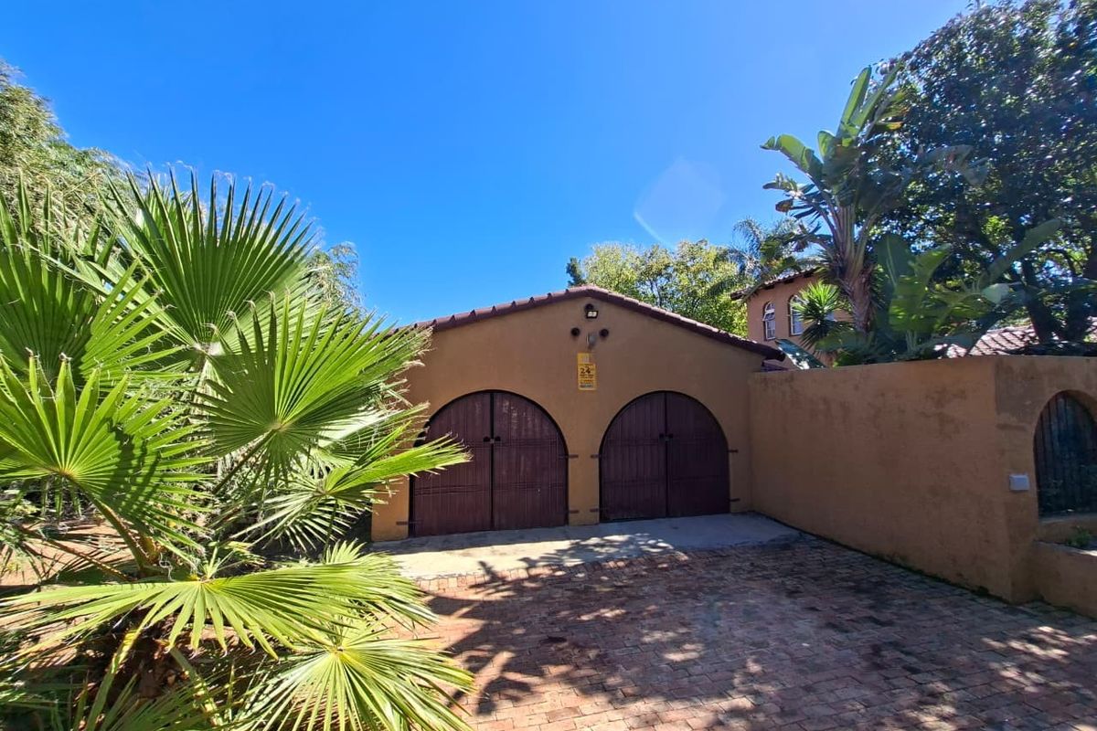 Timeless Mediterranean Family Home with Pool on Expansive 1,981 sqm Stand in Morningside Manor - Photo 2