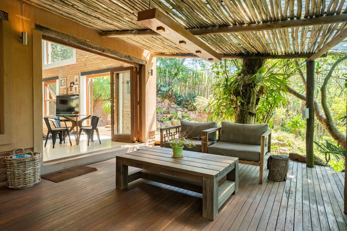 Tranquil Retreat with 2 income producing flatlets - Photo 4