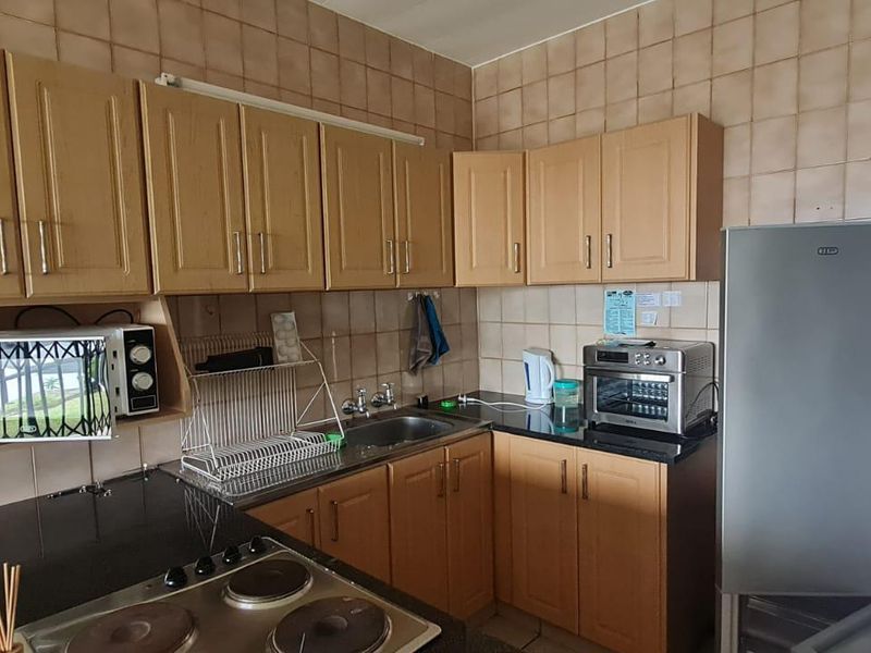 Holiday unit on beach for sale - Photo 8