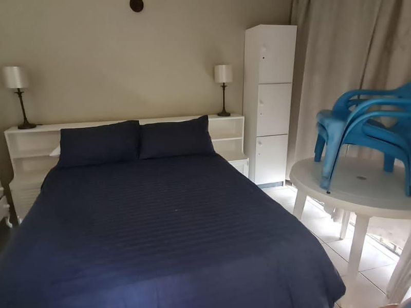 Holiday unit on beach for sale - Photo 5