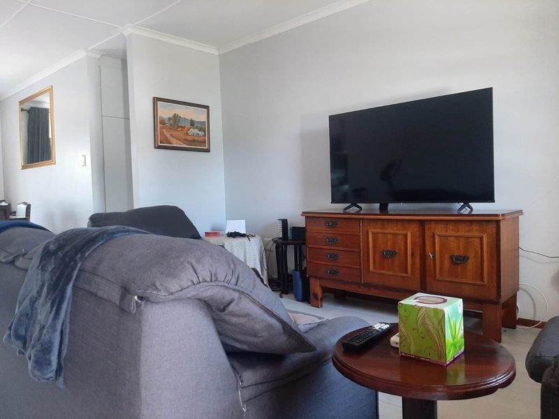 Beautiful 2-Bedroom Home in Abbotsford – Space, Comfort, and Secure Living! - Photo 7