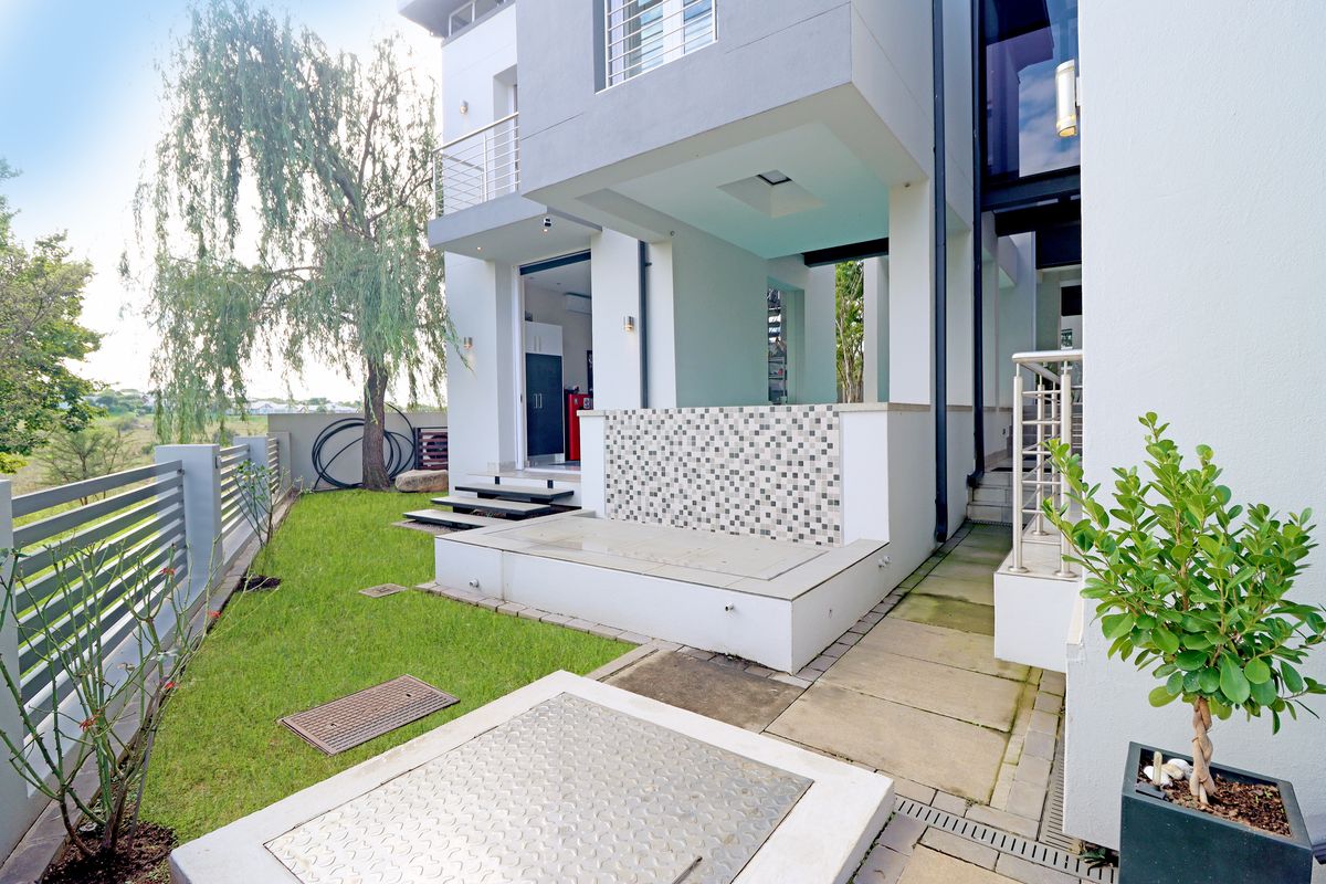 Prepare to be impressed by a home that truly stands apart !!! - Photo 5