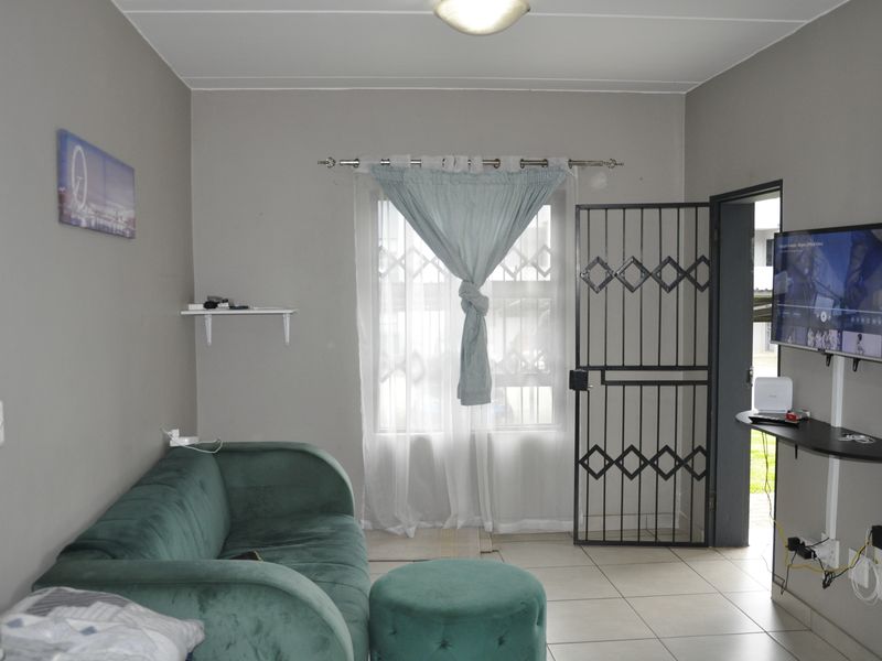 A 1-bedroom ground-floor apartment is currently available at Glen Acres Park Estate in Midrand - Photo 7