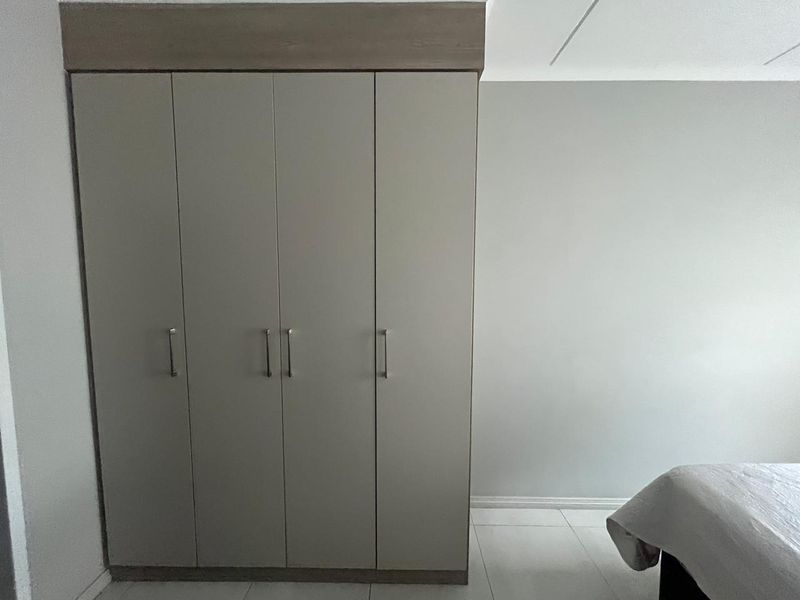 The Perfect Blend of Contemporary Comfort and Effortless Style! - Photo 7