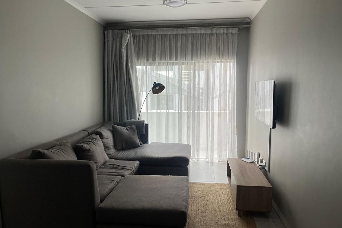 The Perfect Blend of Contemporary Comfort and Effortless Style! - Photo 4