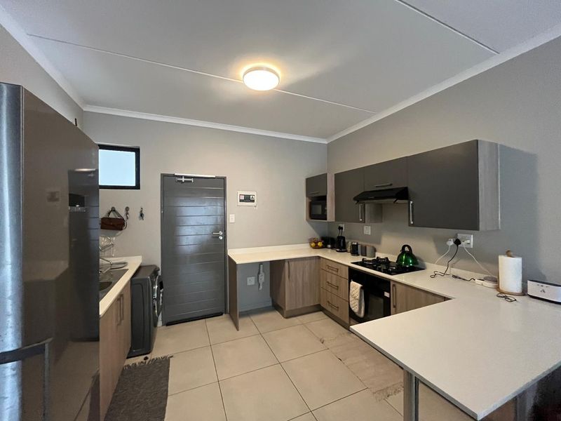 The Perfect Blend of Contemporary Comfort and Effortless Style! - Photo 1
