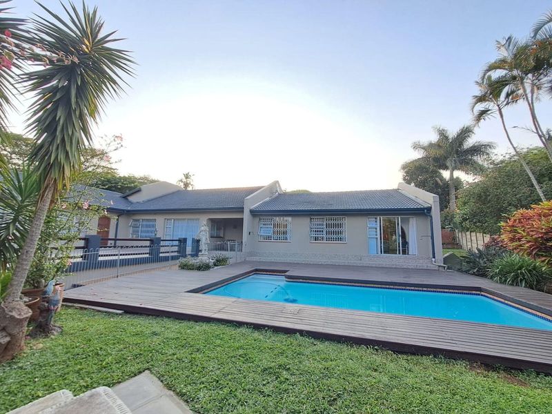 5 bedroom House with Self contained Flat for Sale - Photo 3