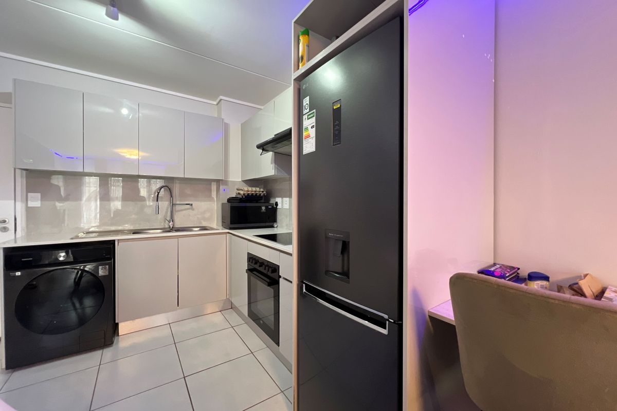 Modern Ground Floor Unit in Secure Mooikloof Smart City Estate - Photo 5