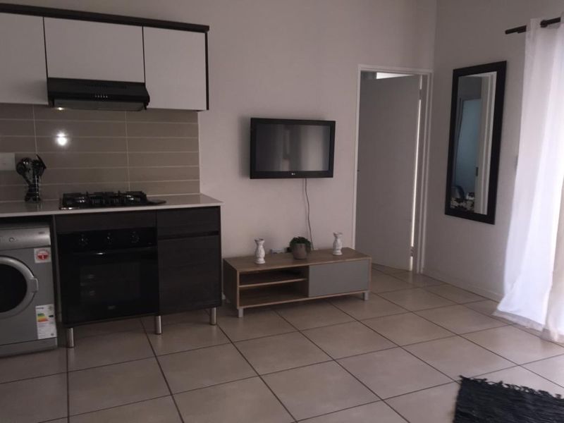 Opportunity!  1 Bedrooms, 1 Bathroom in Malakite , Greenstone Hill  Call me Al but Call me Alaaddin - Photo 5