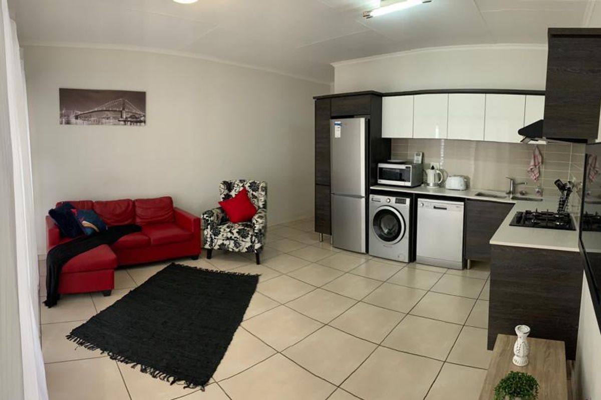 Opportunity!  1 Bedrooms, 1 Bathroom in Malakite , Greenstone Hill  Call me Al but Call me Alaaddin - Photo 2