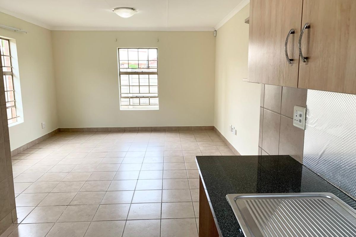 INVITING Interested buyers from R1 020 00 to R1 250 000, to come view and NEGOTIATE! - Photo 5