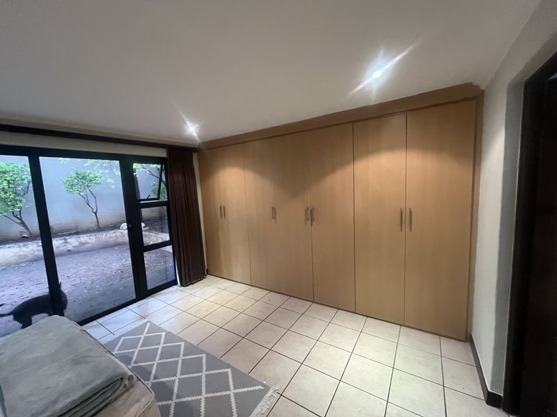 Elegant Living and Exceptional Value in a Prime Address - Photo 7