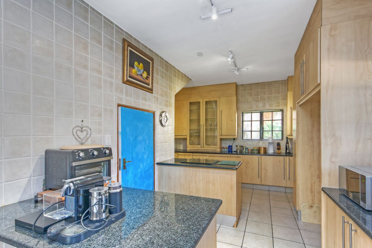 Stylish Family Sanctuary - Photo 5