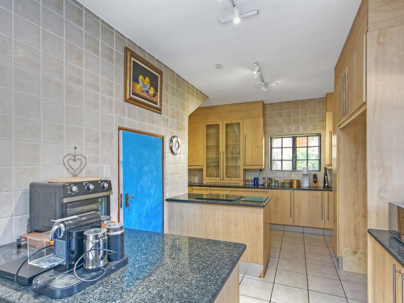 Stylish Family Sanctuary - Photo 5