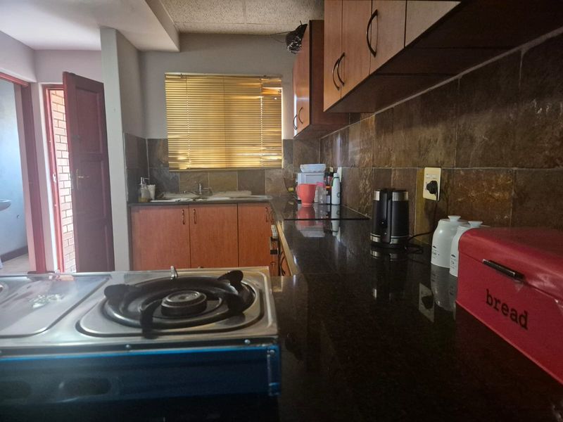 Perfect blend of comfort and convenience awaits - Photo 8