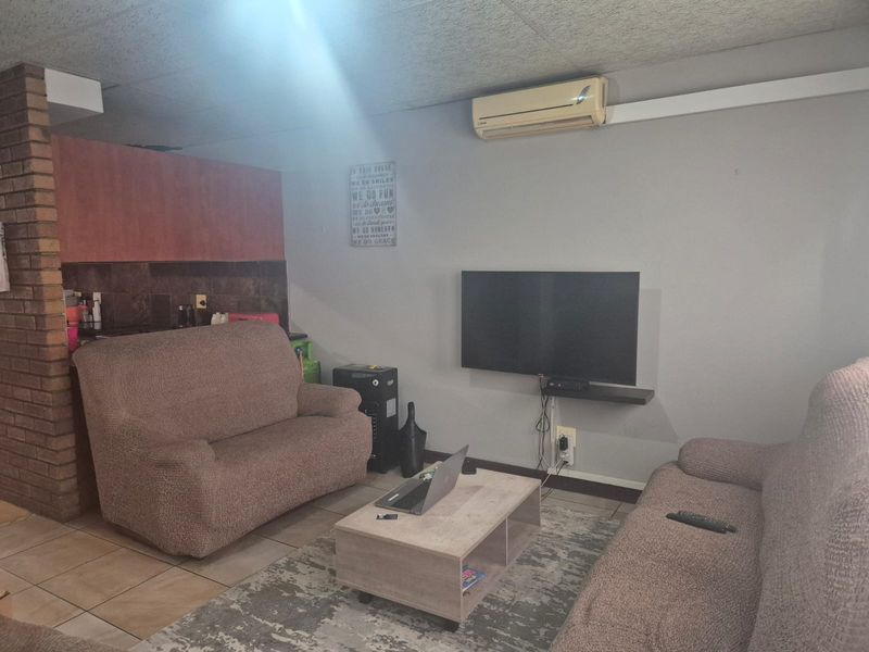 Perfect blend of comfort and convenience awaits - Photo 7