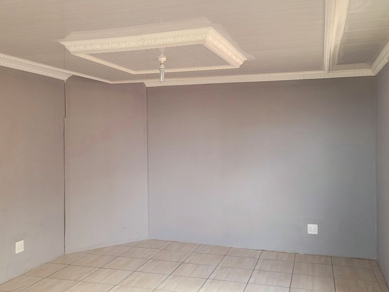 Two bedrromed garden flat - Photo 3