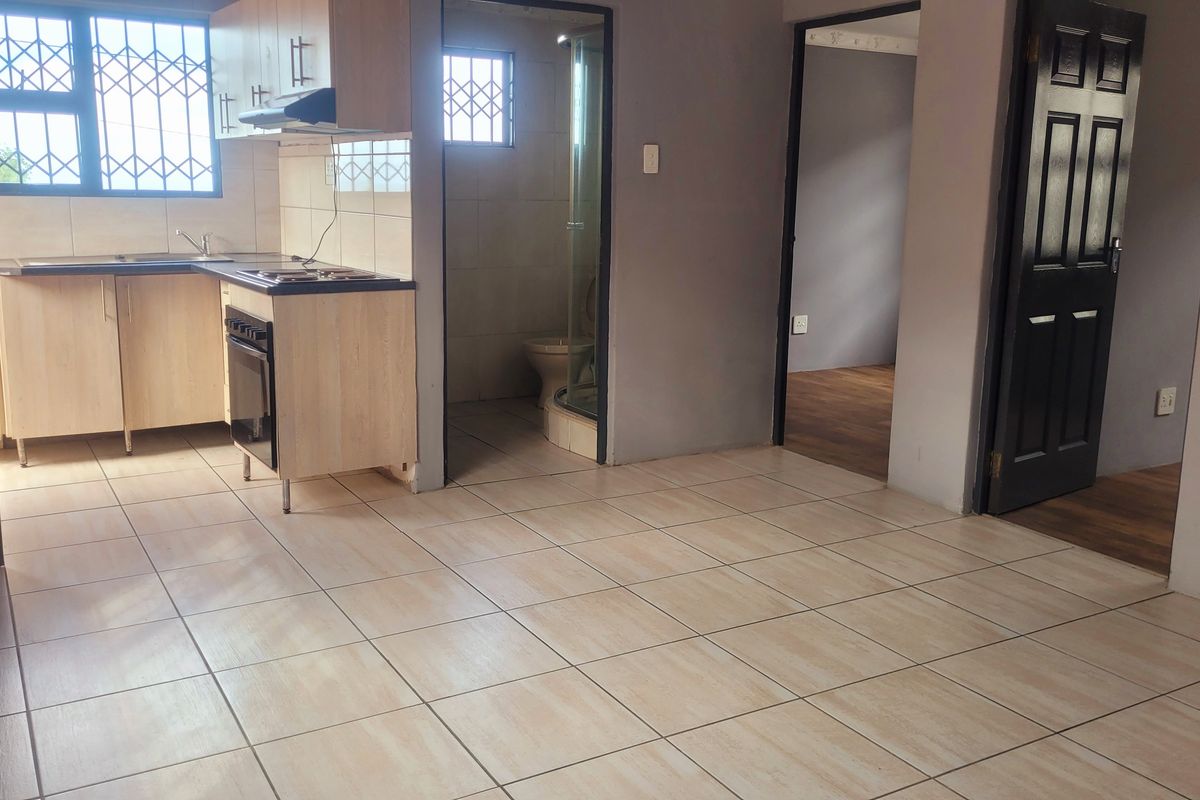 Two bedrromed garden flat - Photo 2