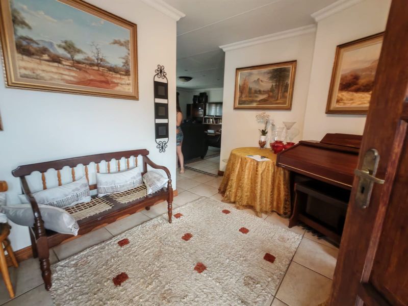 3 Bedroom Townhouse for Sale in Vanderbijlpark SE2 - Photo 3