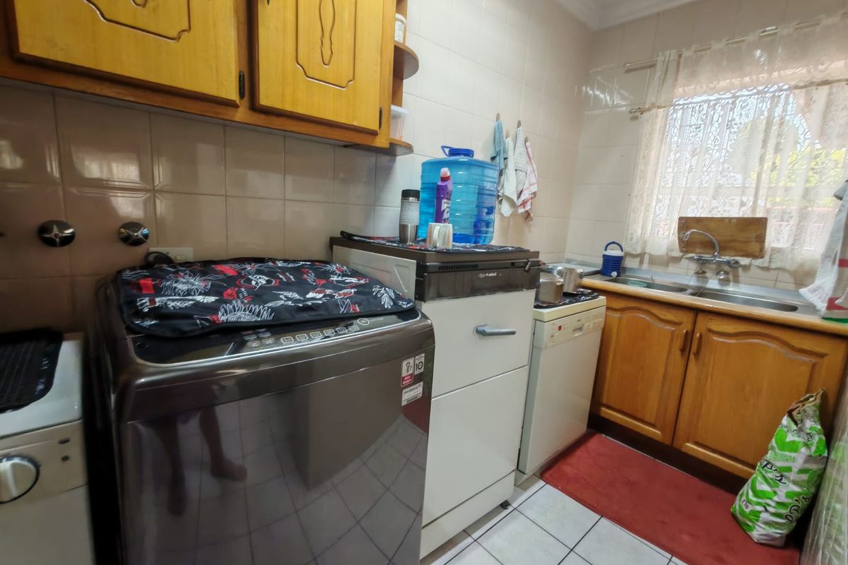 3 Bedroom Townhouse for Sale in Vanderbijlpark SE2 - Photo 5