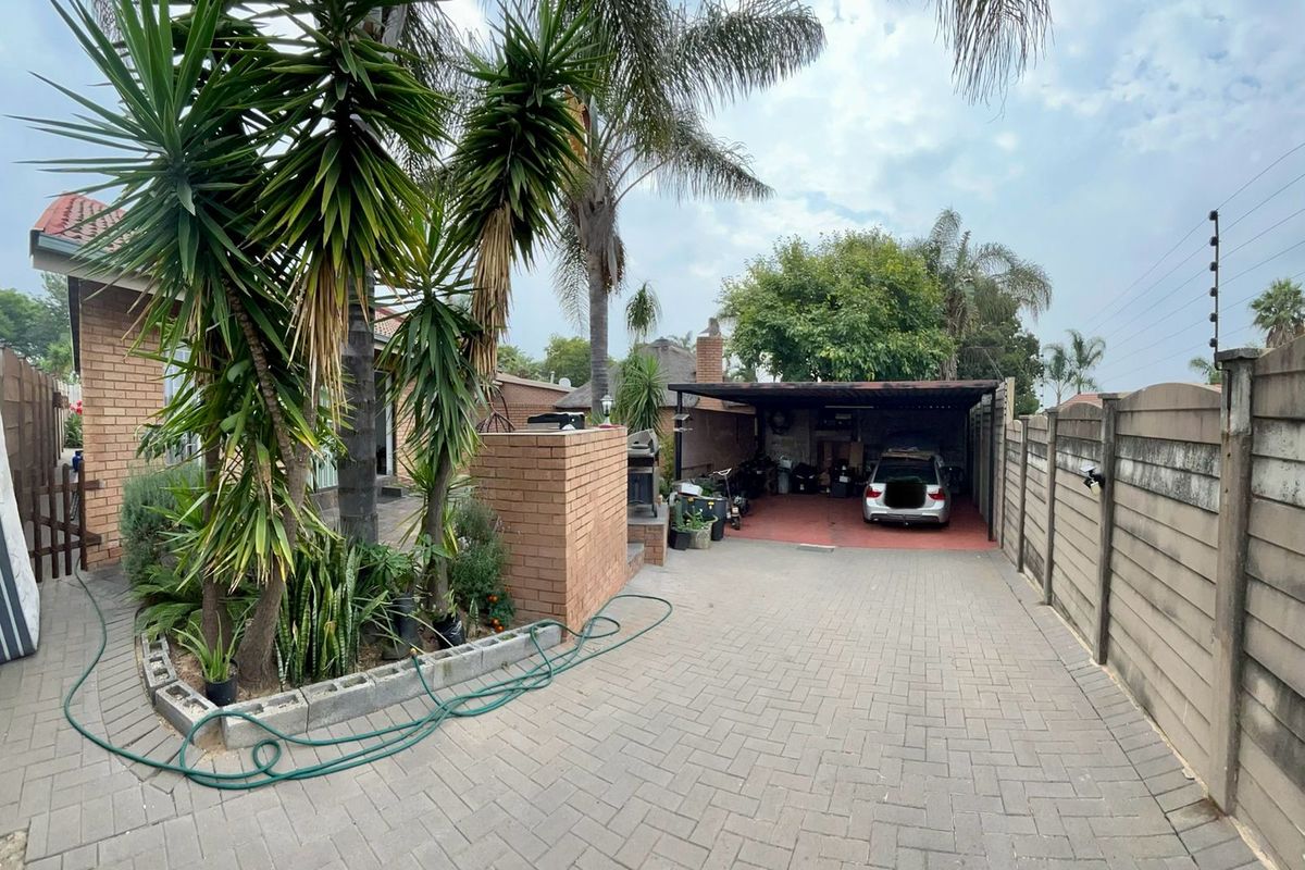 ONE-OF-A-KIND MULTI-HOME PROPERTY, Exceptional Investment & Lifestyle Opportunities - Photo 5