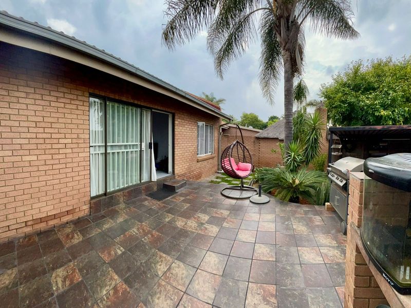 ONE-OF-A-KIND MULTI-HOME PROPERTY, Exceptional Investment & Lifestyle Opportunities - Photo 6