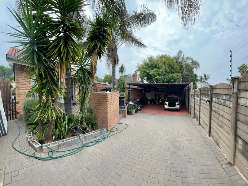 ONE-OF-A-KIND MULTI-HOME PROPERTY, Exceptional Investment & Lifestyle Opportunities - Photo 5