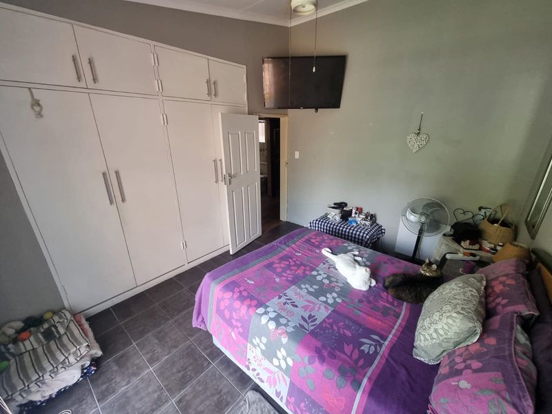 Centrally Located 2-Bedroom Townhouse for Sale in Secunda - Photo 3