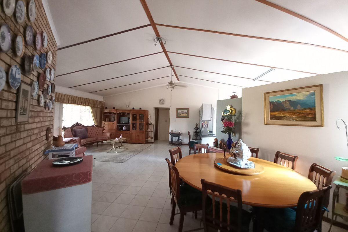 Move-In Ready Townhouse with Space, Style & Comfort! - Photo 5