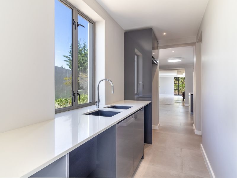 Exquisite 4 Bedroom House For Sale in Pearl Valley - Photo 8