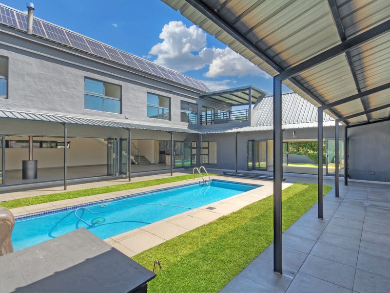 Elegant 4 Bedroom Entertainer’s Family Home – Gate 6, Waterfall Country Estate - Photo 8