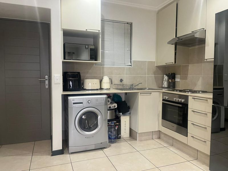 Scenic & Stylised 1 Bedroom Apartment in Laguna Estate - Barbeque Downs - Photo 6