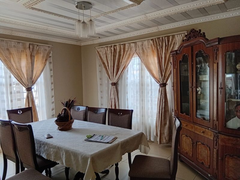 Charming  Family Home in the Heart of Mhluzi - Photo 6