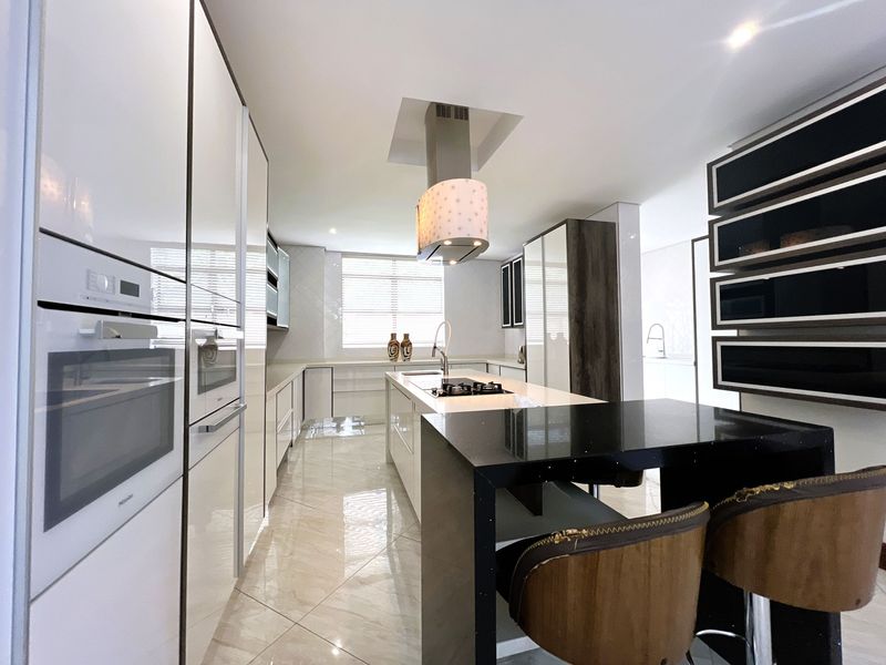 Newly renovated 5 bedroom modern home with a borehole and swimming pool. - Photo 10