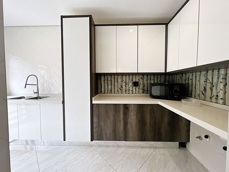 Newly renovated 5 bedroom modern home with a borehole and swimming pool. - Photo 8