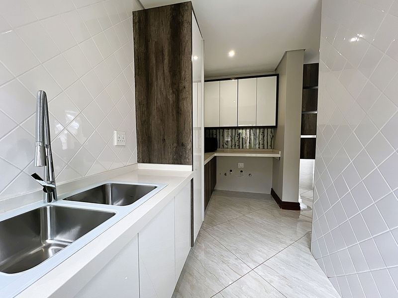 Newly renovated 5 bedroom modern home with a borehole and swimming pool. - Photo 7