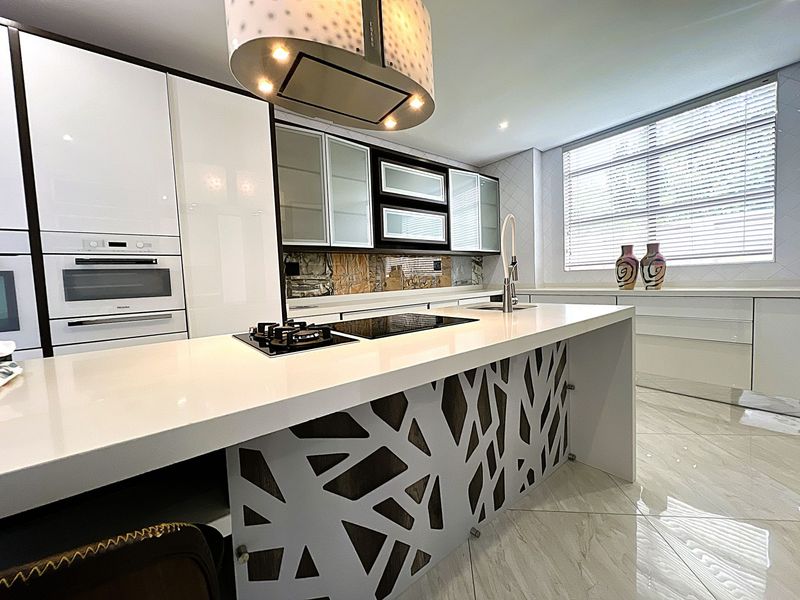 Newly renovated 5 bedroom modern home with a borehole and swimming pool. - Photo 4