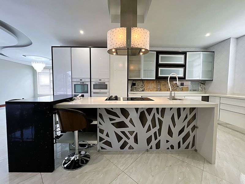 Newly renovated 5 bedroom modern home with a borehole and swimming pool. - Photo 3